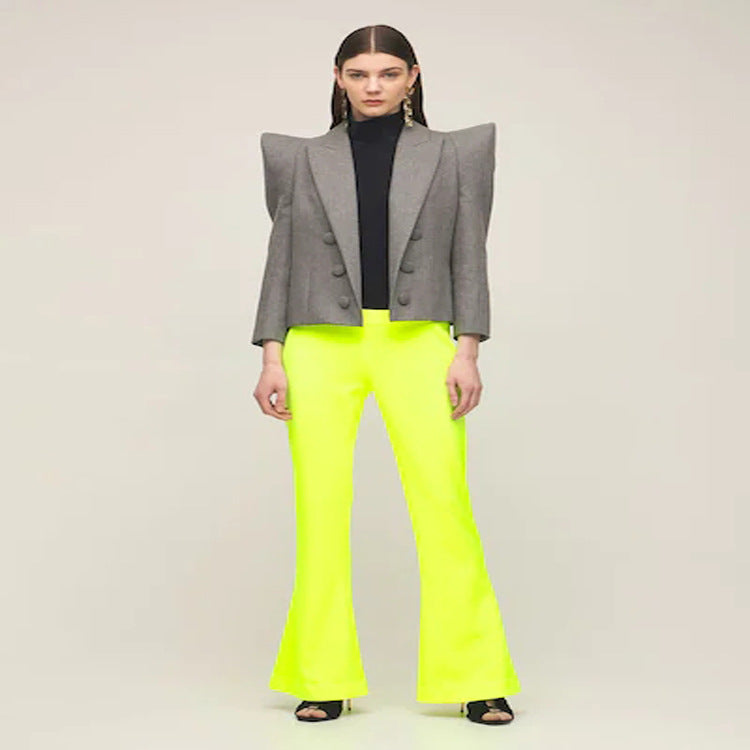 Damen Dreiteiliges Tailoring-Set mit betontem Schulterblazer, Top und Bermuda-Shorts Shop Nory