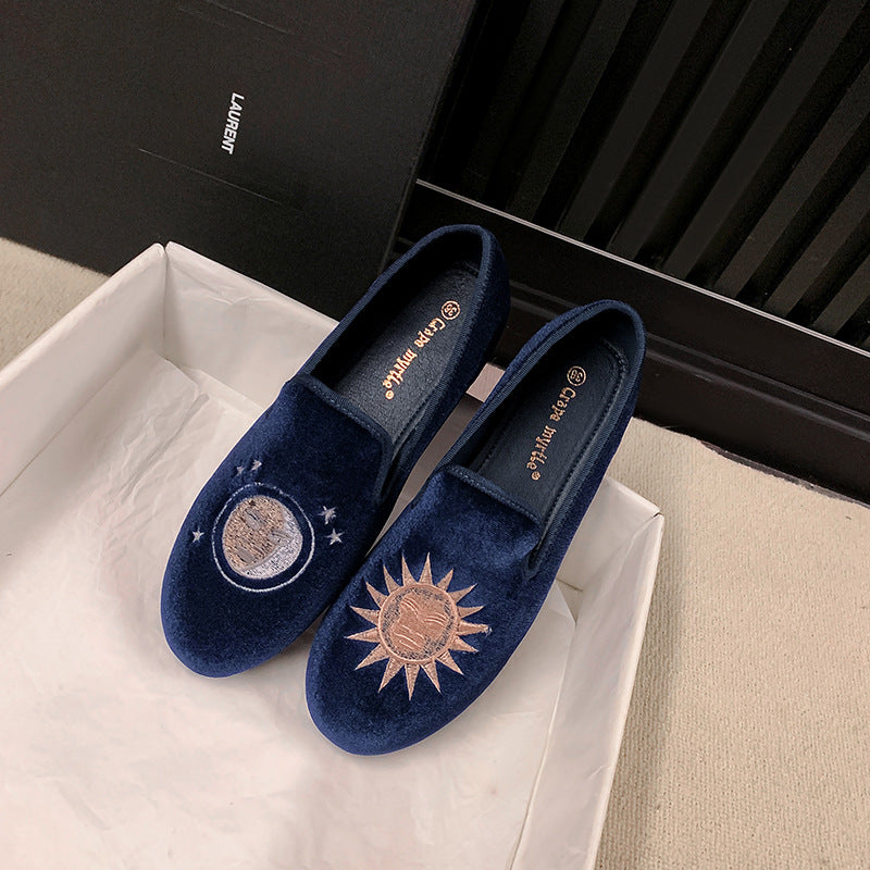 Damen Samt-Slipper mit Sonnenstickerei und goldener Absatzkappe Shop Nory