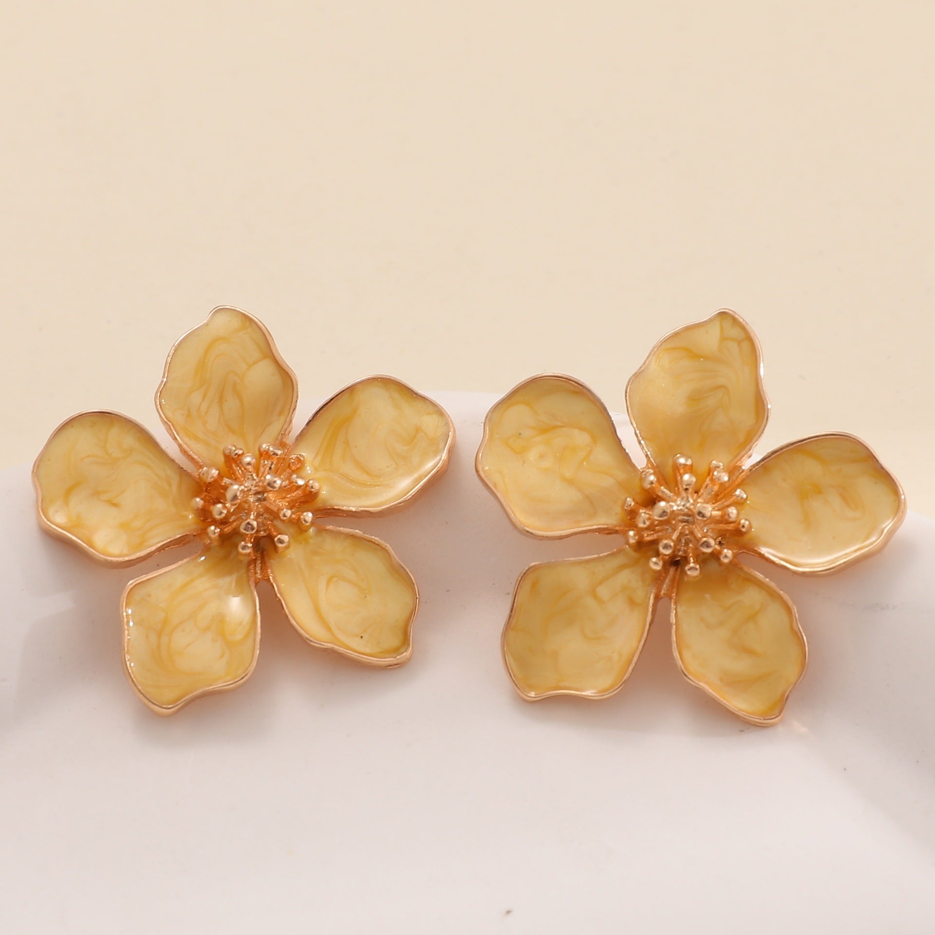 Damen Ohrringe im kunstvollen Blumenstil Shop Nory