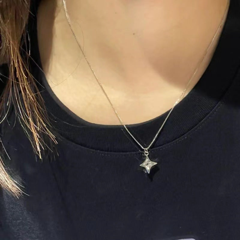 Damen Halskette mit funkelndem Sternanhänger und eleganter Gestaltung Shop Nory
