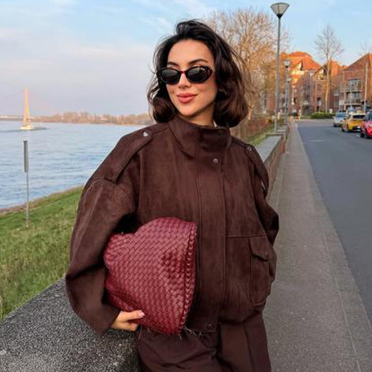 Damen Oversize Veloursleder-Bomber mit Schulterpatten, Pattentaschen und hohem Stehkragen Shop Nory