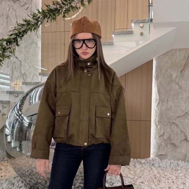 Damen Cropped-Veloursjacke im Utility-Stil mit Kapuze und aufgesetzten Pattentaschen Shop Nory