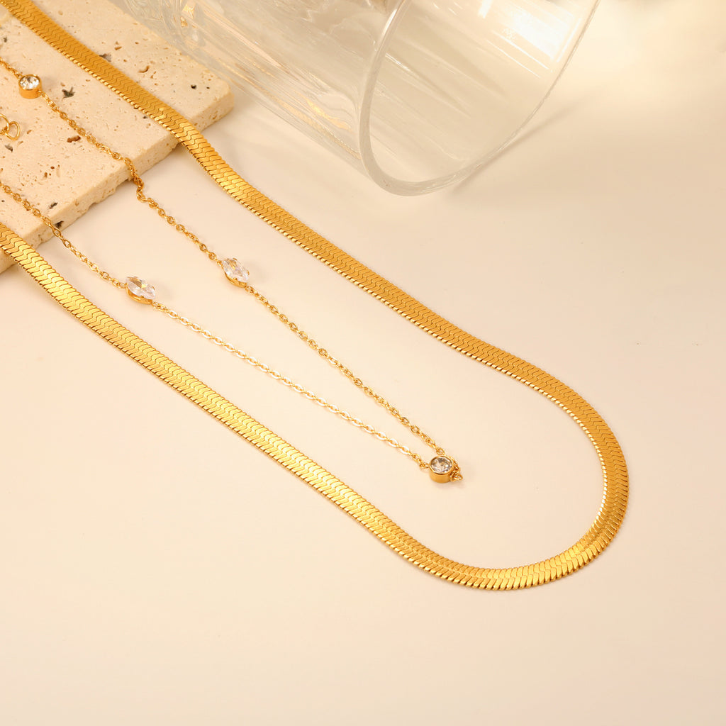 Damen Halskette mit schützenden Augenmotiven und goldplattierter Edelstahl-Verarbeitung Shop Nory