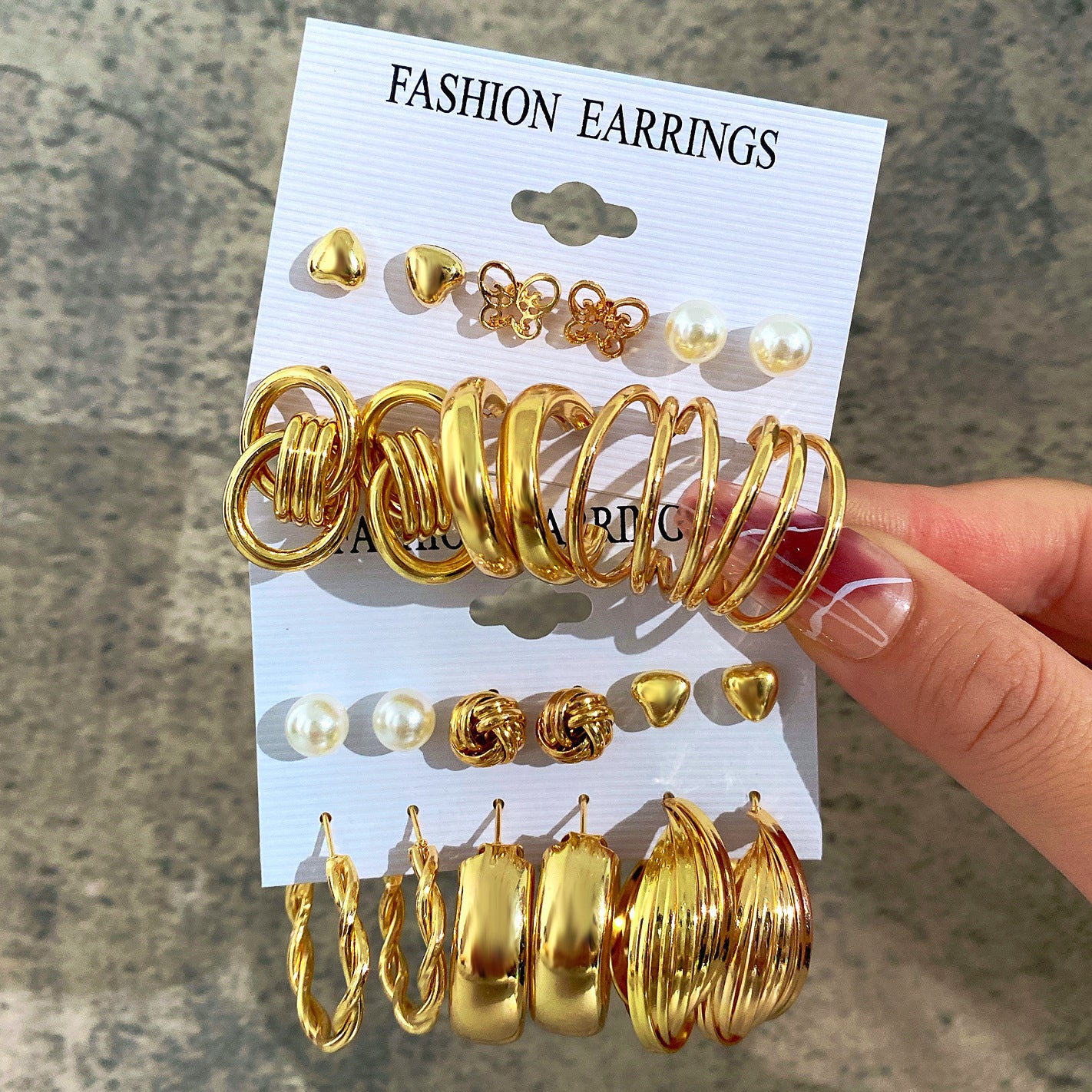 Damen Ohrstecker-Set mit vielfältigen Designs und modernen goldenen Akzenten Shop Nory