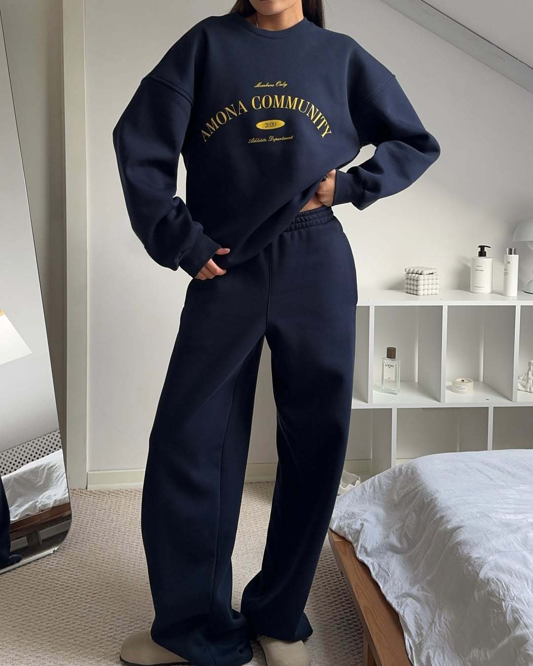 Damen weiches Oversize-College-Sweatshirt und hochgeschnittene weite Jogginghose Shop Nory