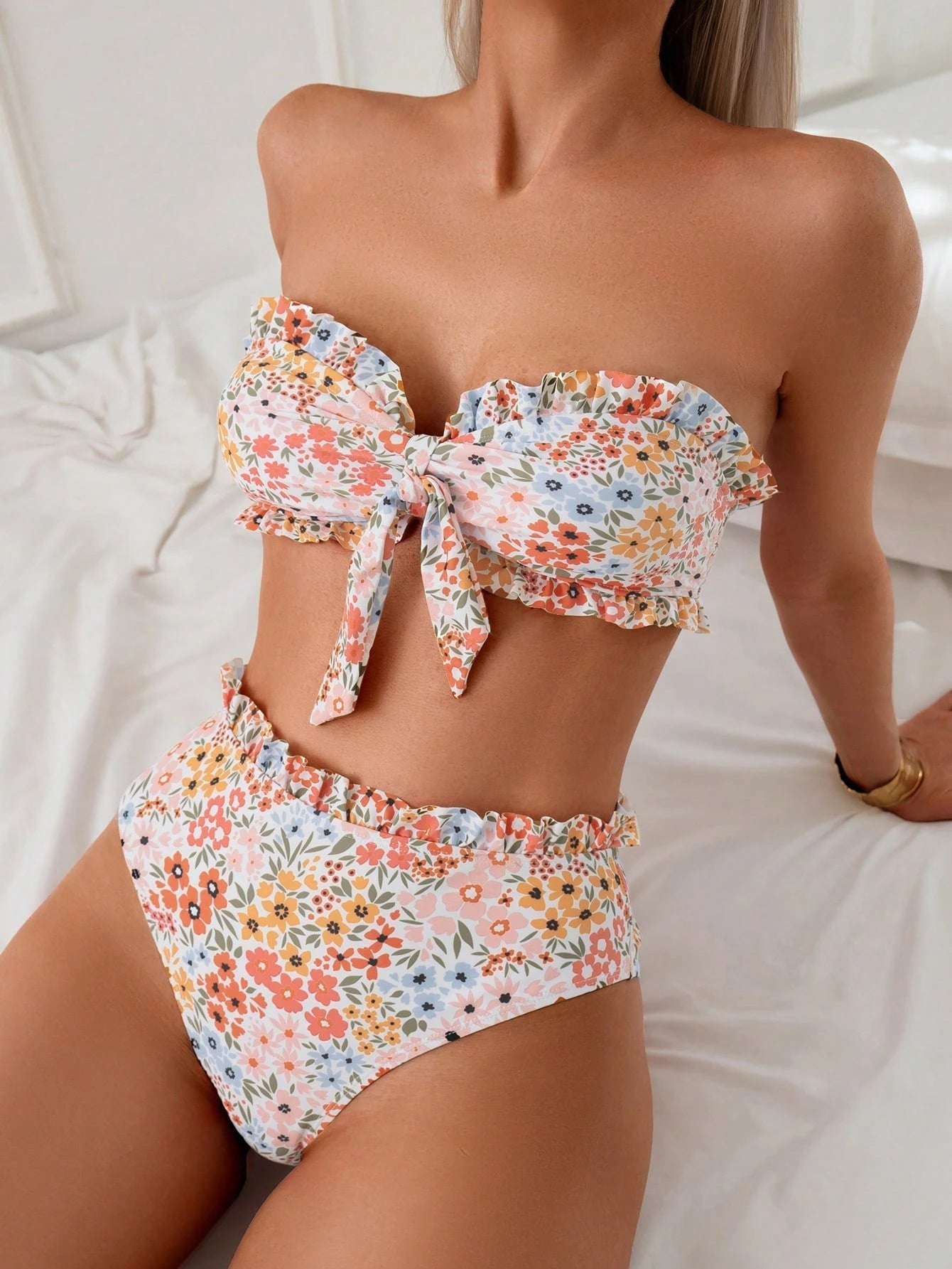 Damen Bandeau-Bikini mit floralem Rüschendesign