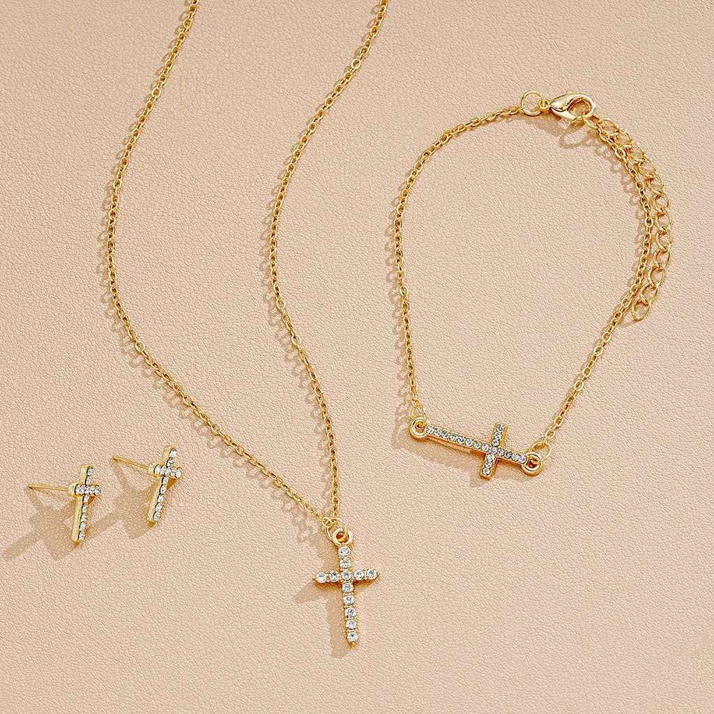 Damen Schmuckset mit funkelnden Kreuzanhängern Shop Nory
