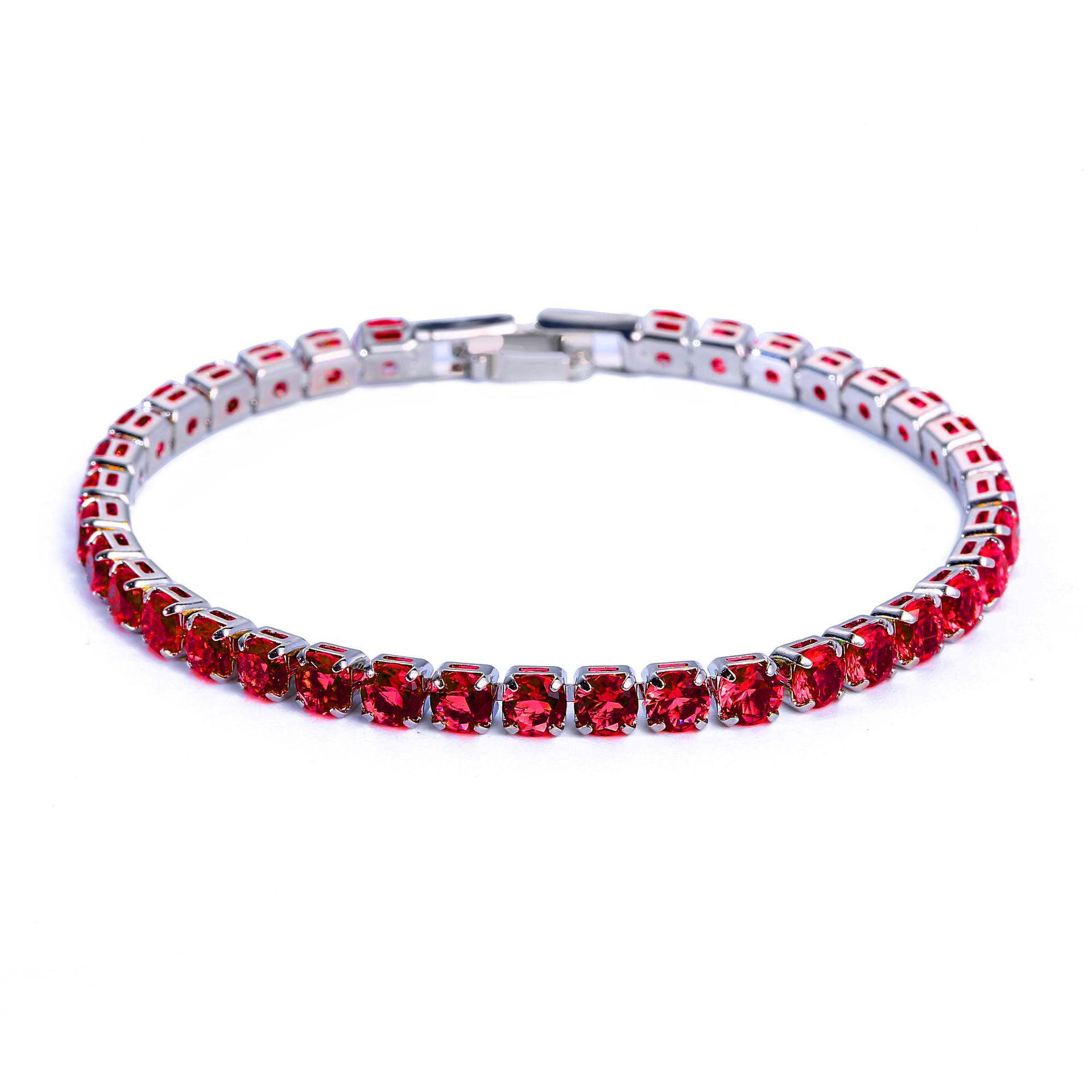 Zierliches Tennisarmband mit Funkelnden Zirkonia In Krappenfassung