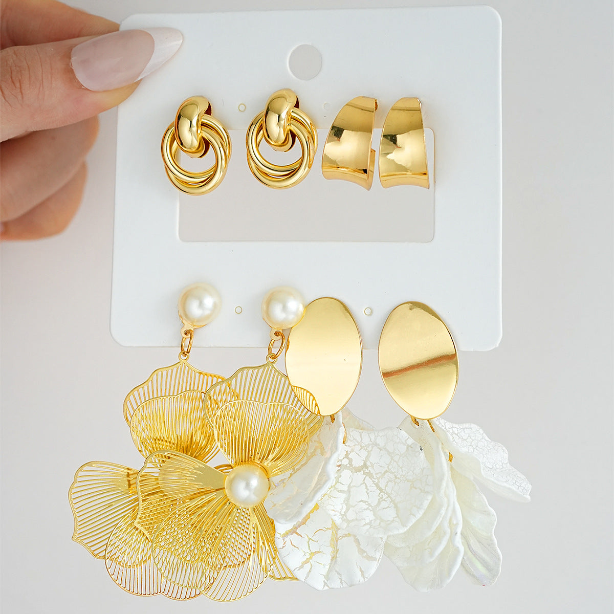Damen Ohrringe Set mit floralen und eleganten Designs Shop Nory