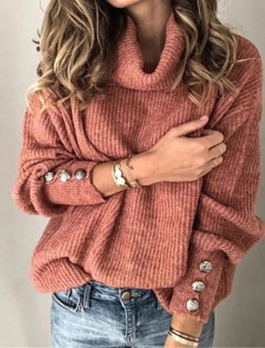Damen Oversize-Rollkragenpullover mit Strukturstrick und Zierknöpfen Shop Nory
