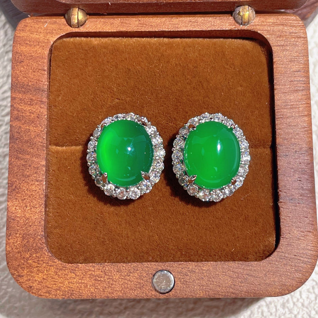 Damen Ohrringe mit ovalem Jadestein und funkelndem Zirkonia-Rahmen Shop Nory