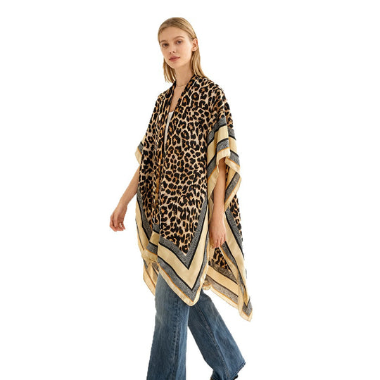 Damen Oversized Kimono-Überwurf mit Leopardmuster und breiter Satin-Bordüre Shop Nory