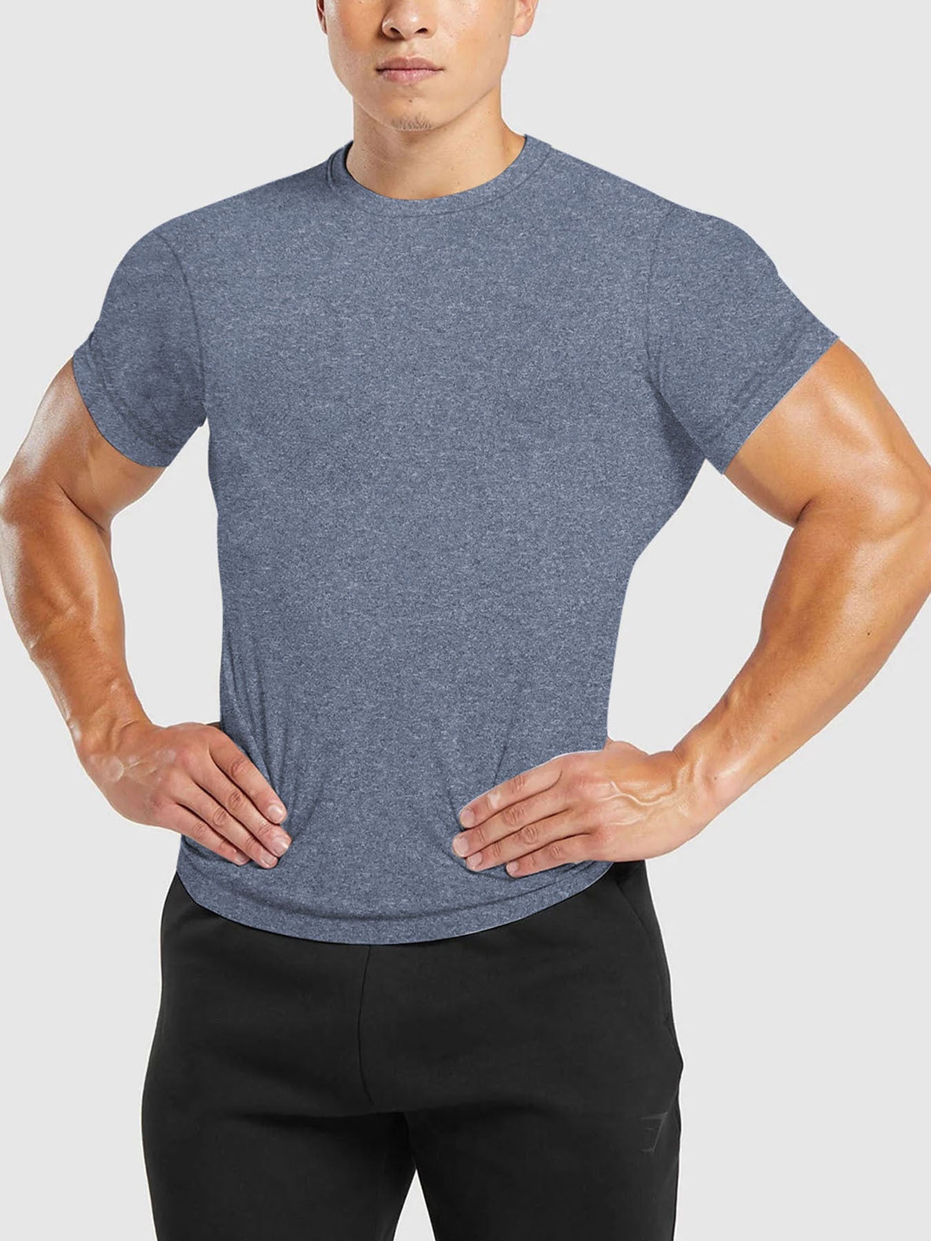 Herren nan tailliertes Rundhals-Leistungsshirt mit elastischem Seitenkeil und flachen Nähten