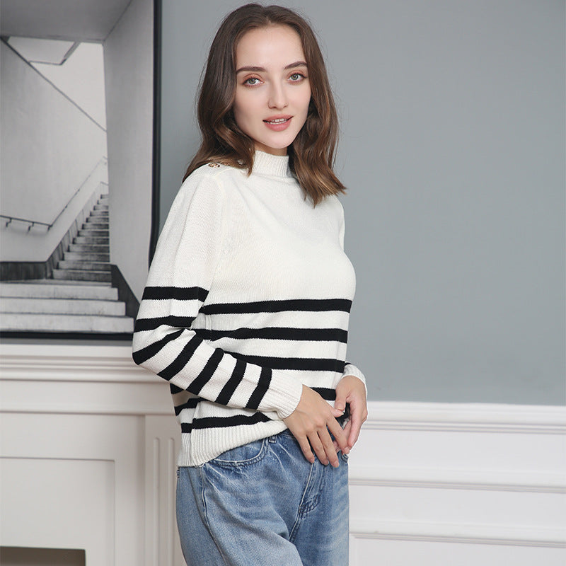 Damen Gestreifter Rollkragenpullover mit dekorativen Schulterknöpfen und Rippbündchen Shop Nory