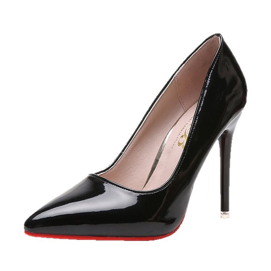 Damen Hochglänzende spitz zulaufende Lackpumps mit schmalem Stilettoabsatz und kontrastsohle Shop Nory