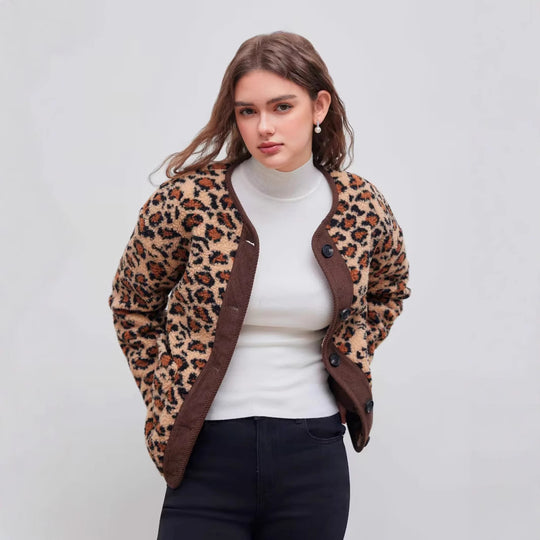 Damen Kurzjacke im Teddy‑Look mit Leopardenmuster und Knopfverschluss Shop Nory