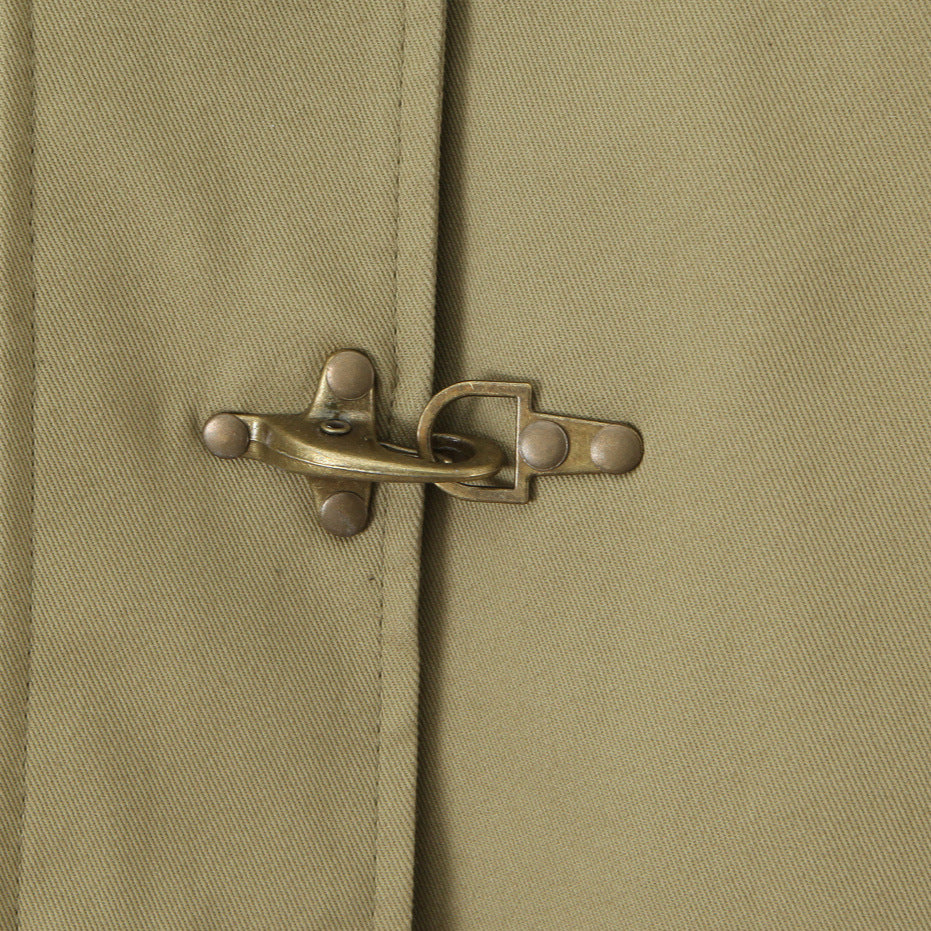 Damen Kurzjacke mit Knebelverschlüssen und kontrastierendem Hemdkragen Shop Nory