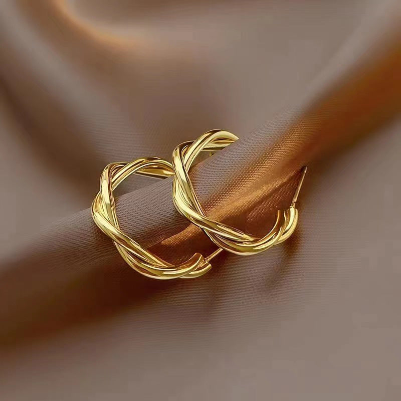 Damen Ohrhänger mit geschwungenem Design und hochglänzendem Finish Shop Nory