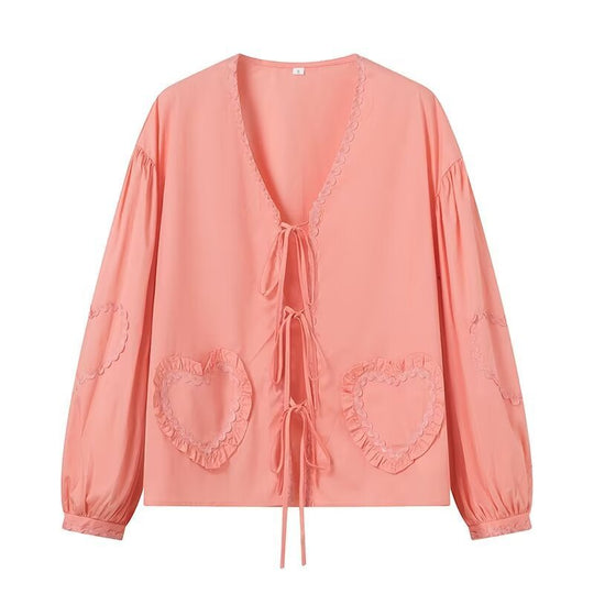 Damen Langärmlige V‑Ausschnitt Bluse mit Bindebändern und Herz‑Rüschentaschen Shop Nory