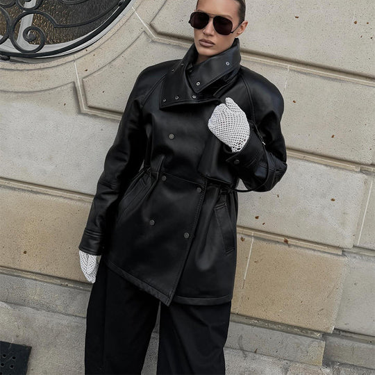 Damen Regenjacke aus Lederoptik mit hohem Stehkragen, Taillenzug und Druckknopffront Shop Nory