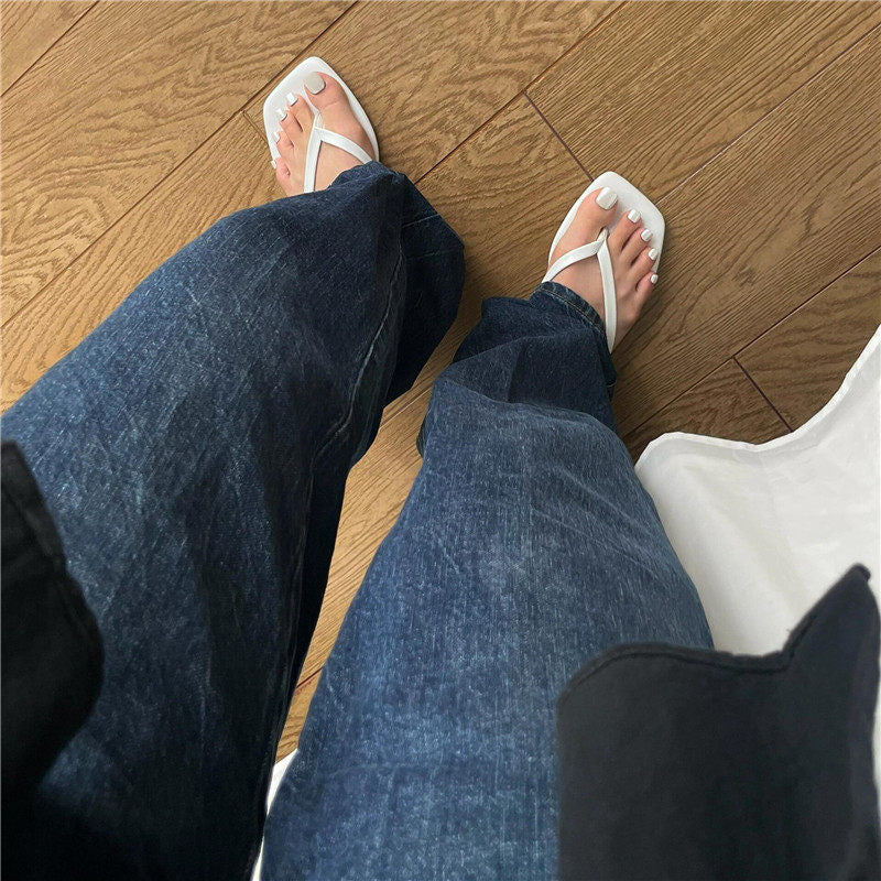 Damen Zehentrenner-Sandalen mit geschwungenem Fußbett und eleganter Riemenkonstruktion