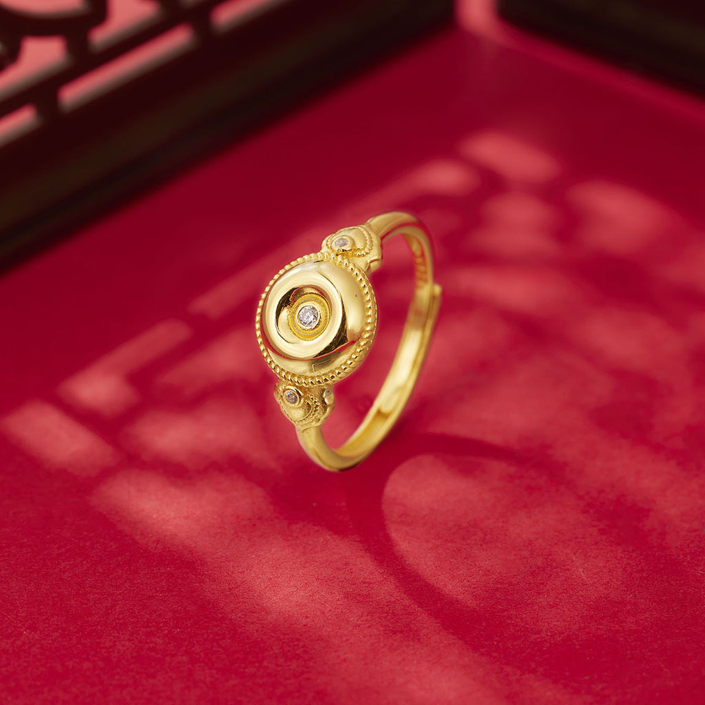 Damen eleganter Ring mit kunstvollem Reliefdesign und funkelnden Zirkonia Shop Nory