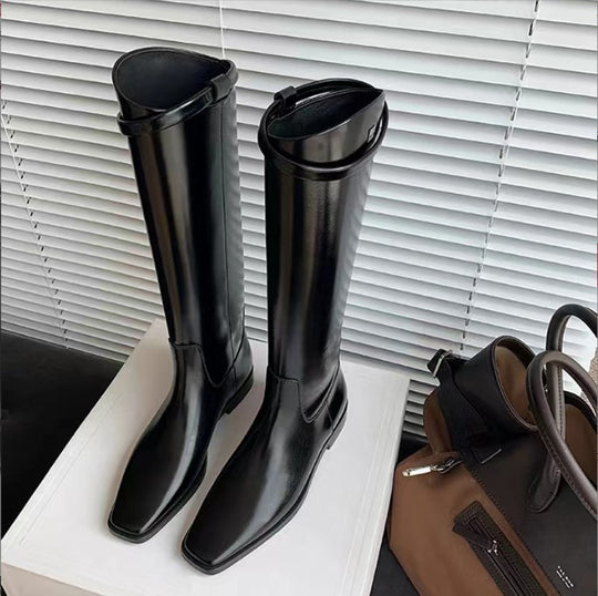 Damen Kniehohe Reitstiefel aus Glattleder mit quadratischer Zehenpartie und schlanker Silhouette Shop Nory