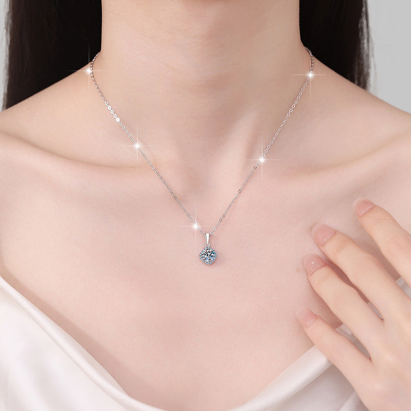 Damen Halskette mit funkelndem Kristall in elegantem Anhänger Shop Nory