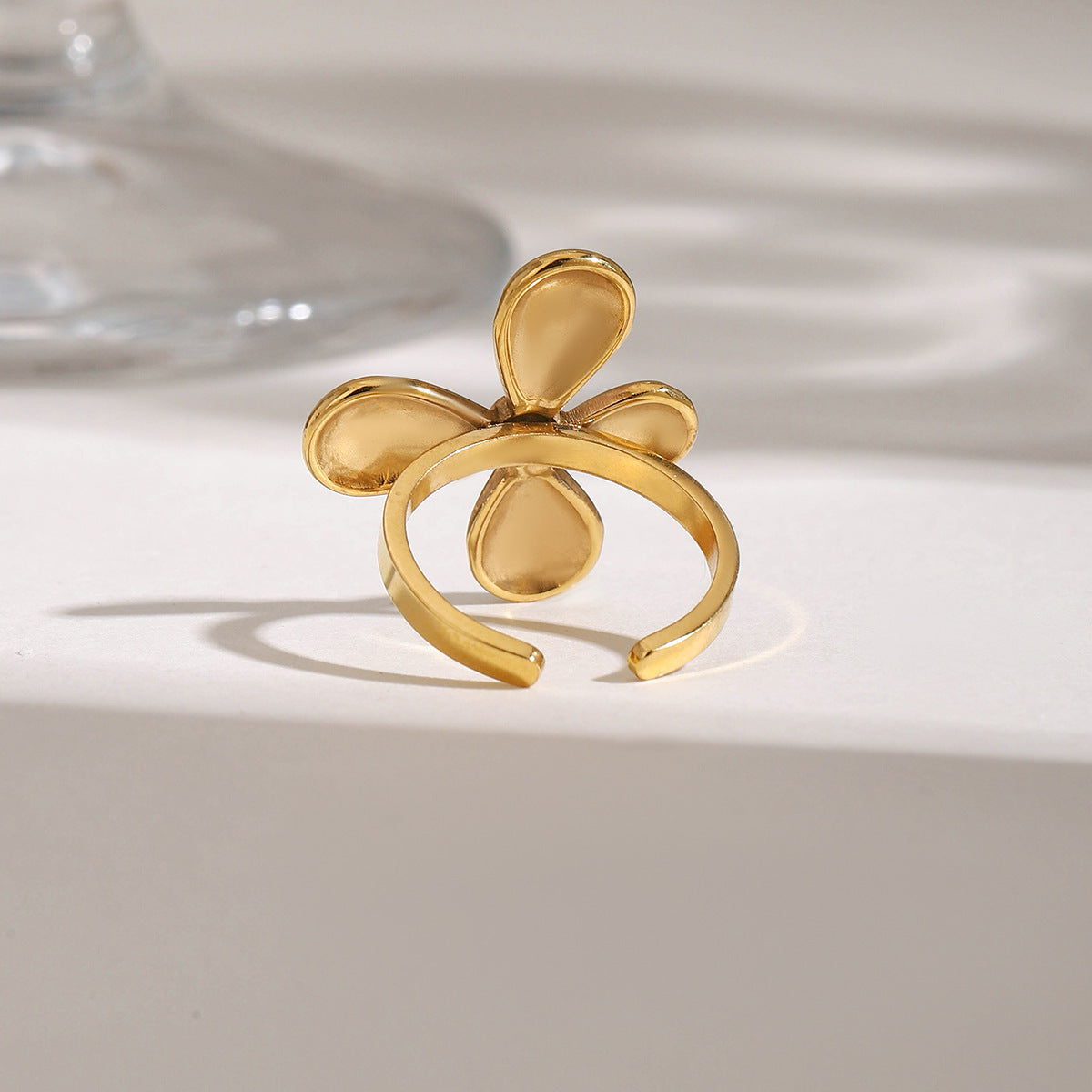 Damen eleganter und modischer Ring mit floralem Design Shop Nory