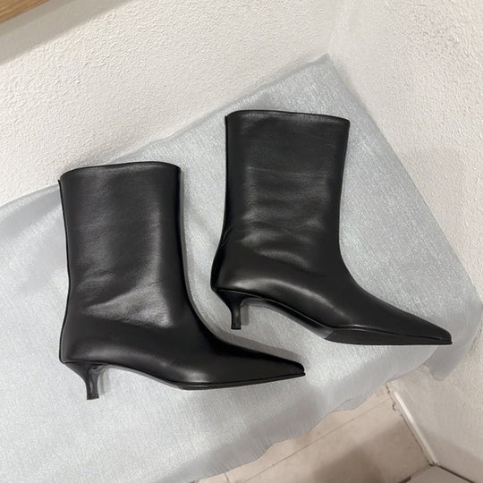 Damen Wadenhohe schlanke Stiefeletten mit spitzer Zehenpartie und niedrigem Kitten‑Absatz Shop Nory