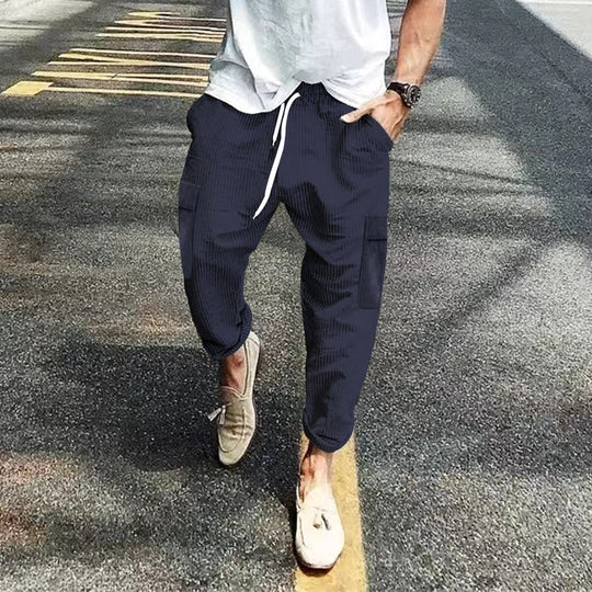 Herren nan Cord-Cargo-Jogginghose mit elastischem Tunnelzugbund, aufgesetzten Klappentaschen und tapered Bein Shop Nory