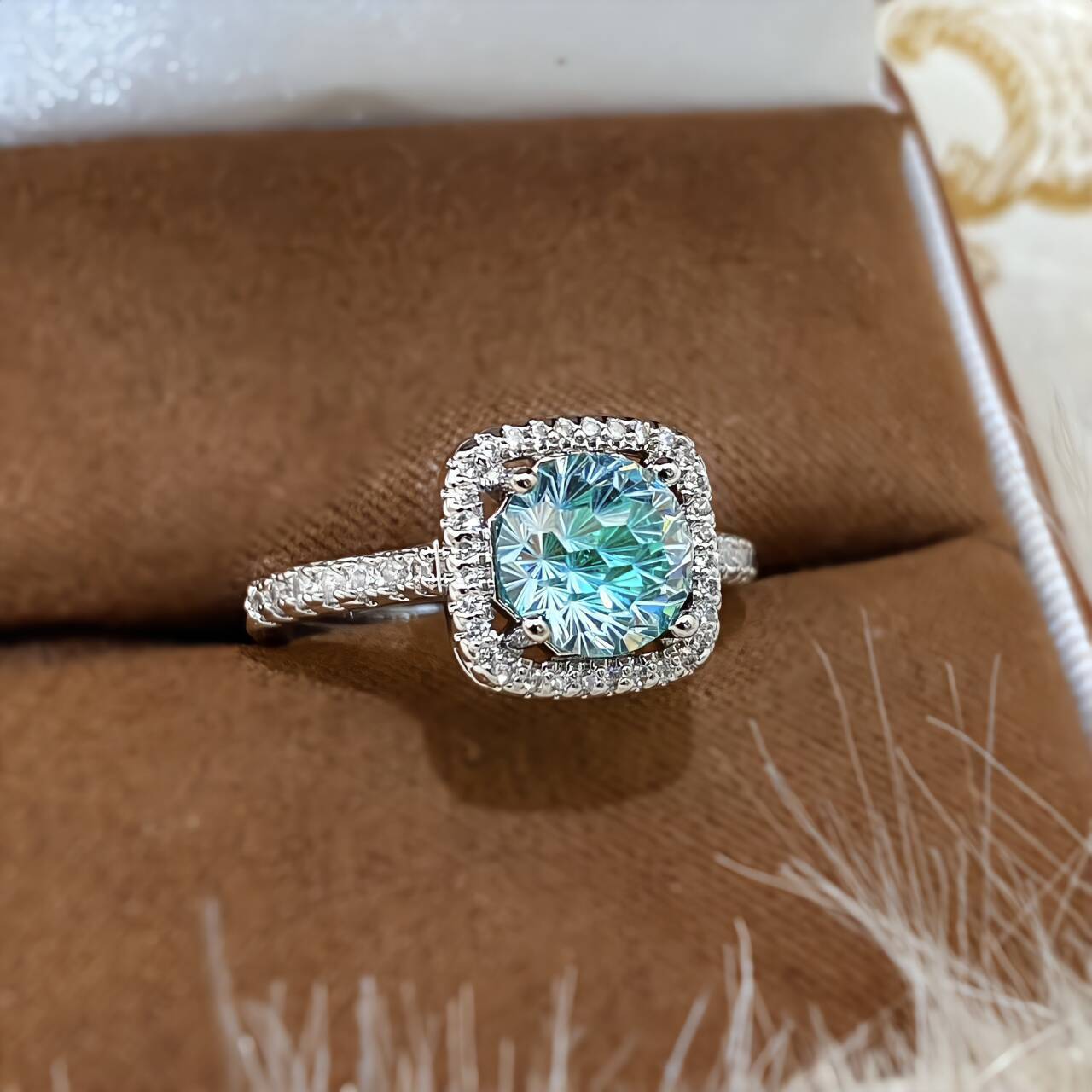 Damen glamouröser Schmuckring mit strahlendem Zirkonia Shop Nory