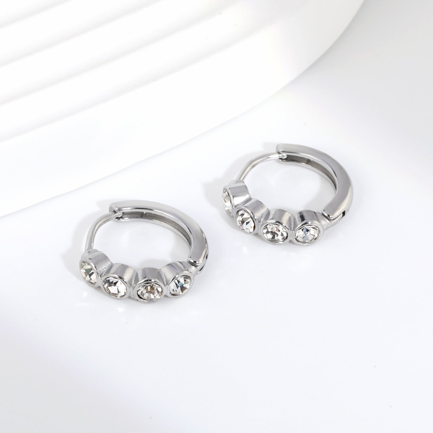 Damen Creolen mit funkelnden Zirkonia Shop Nory