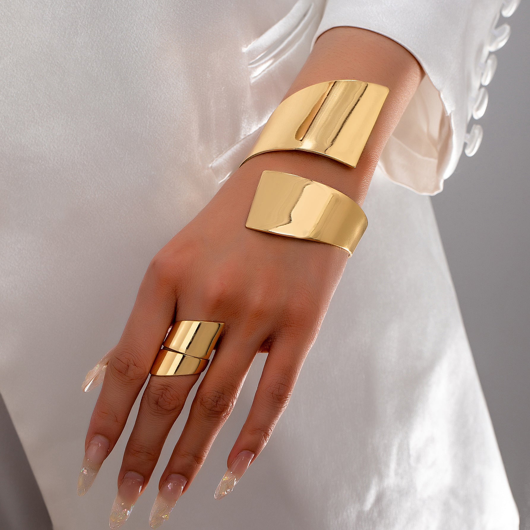 Damen Armspange im modernen, geometrischen Design Shop Nory