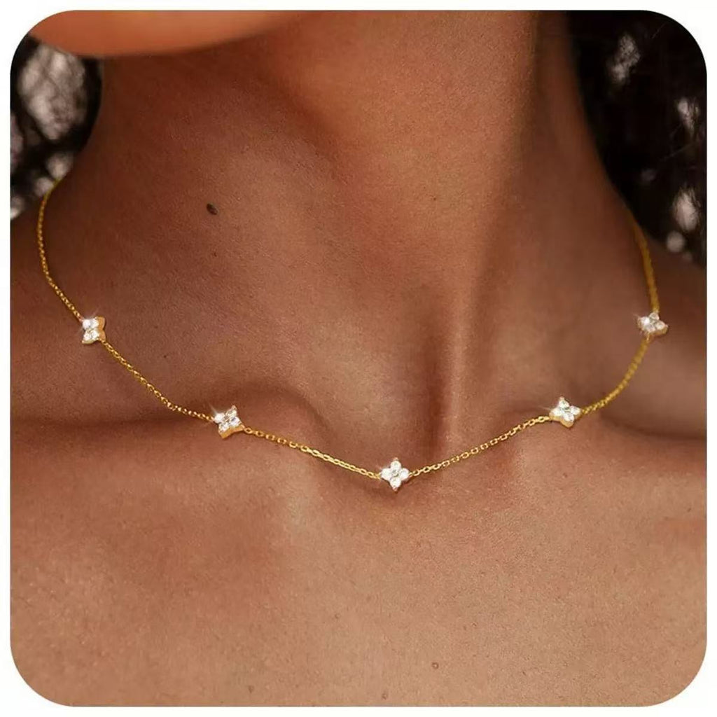 Damen Halskette mit funkelnden Zirkonia-Akzenten und elegantem Kettendesign Shop Nory