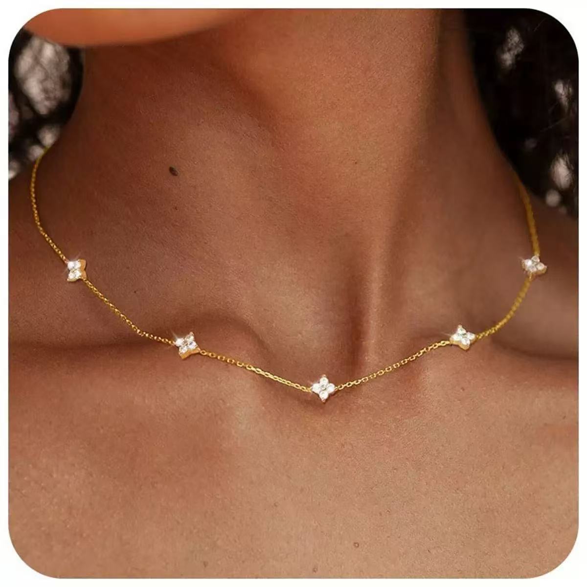 Damen Halskette mit funkelnden Zirkonia-Akzenten und elegantem Kettendesign Shop Nory