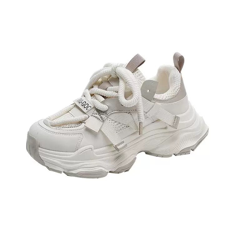 Damen Sportlich-luxuriöse Multi‑Layer City‑Sneaker mit robuster Plateau‑Sohle und verstellbarem Schnallenriemen Shop Nory