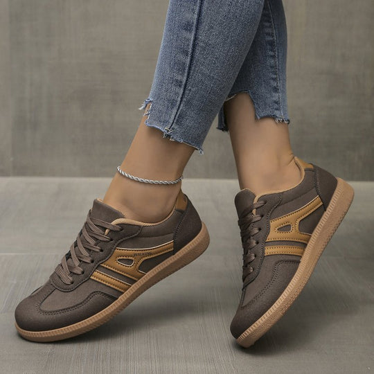 Damen Casual-Sneaker im Retro-Look aus Wildlederimitat mit kontrastierenden Zierstreifen und dämpfender Gummisohle Shop Nory