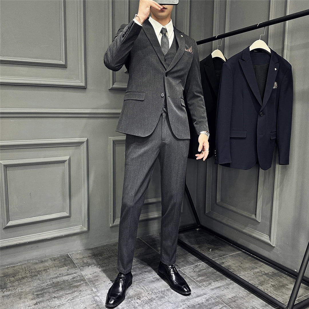 Herren Slim-Fit Businessanzug mit Weste, schmalem Revers und feiner Struktur Shop Nory