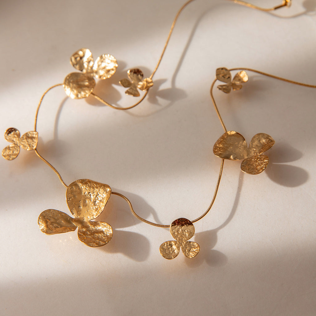 Damen Halskette mit floralem Design Shop Nory