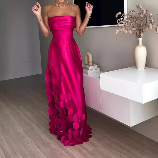 Damen Abendkleid mit Aufregendem Schichten Design und Raffinierten Details