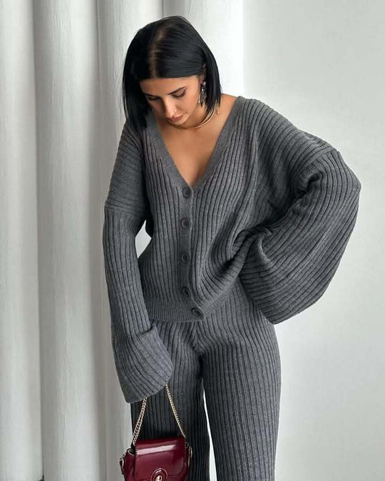 Damen Rippstrick-Cardigan mit überlangen Ärmeln und passender High-Waist-Loungehose Shop Nory
