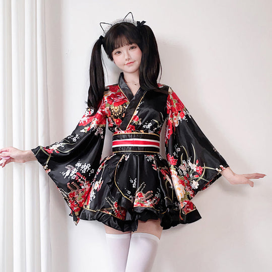 Damen Kimono Kleid mit einem verspielten Schnitt und floralen Akzenten Shop Nory