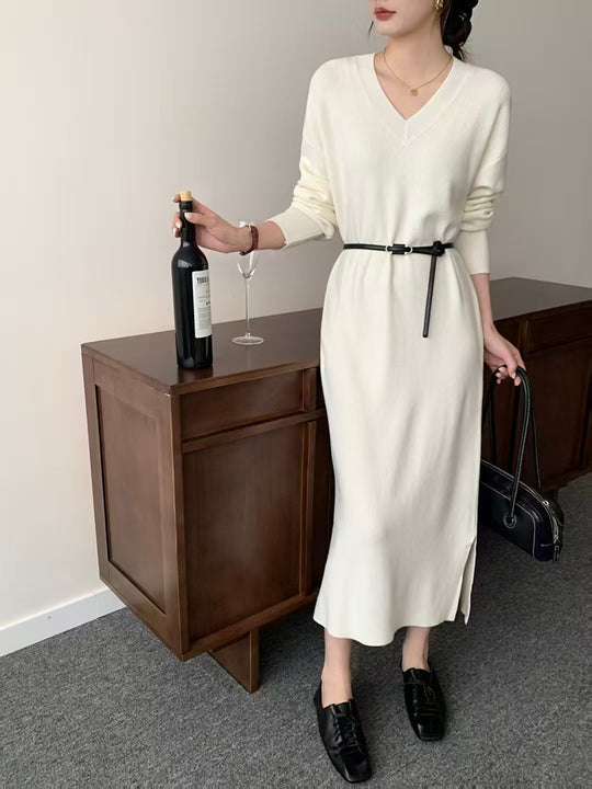Damen Langes Feinstrick-Midikleid mit V‑Ausschnitt, Seitenschlitz und entspannter Silhouette Shop Nory