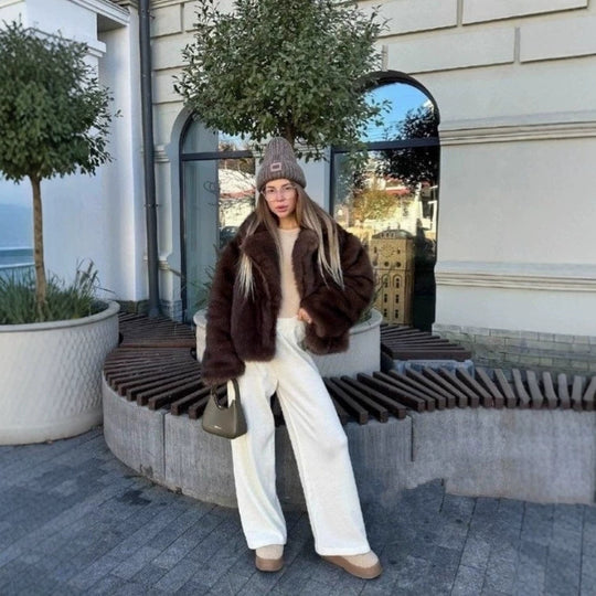 Damen Kurzblouson aus veganem Hochflor‑Kunstpelz mit extraweichem Volumen und offener Front Shop Nory