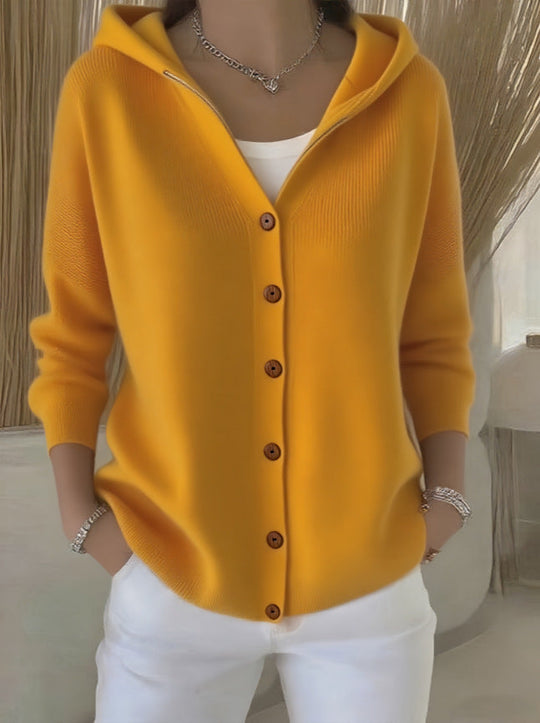 Damen Kapuzenstrickjacke mit Praktischen Knopfdetails und Lässigem Schnitt