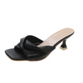Damen elegante Mules mit geschwungenem Absatz und dekorativer Raffung Shopnory