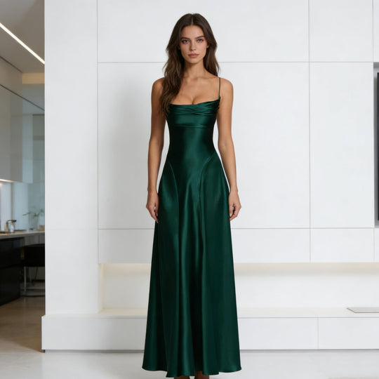 Damen Elegantes satin Abendkleid mit tailliertem Schnitt und schmalen Trägern