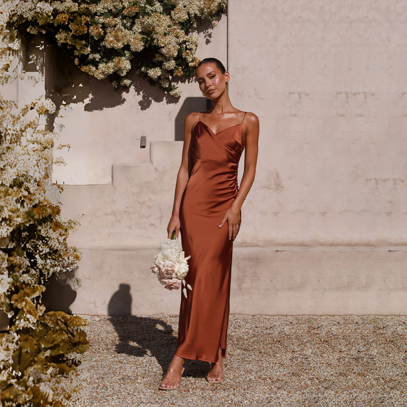 Damen Elegantes Abendkleid mit asymmetrischem Schnitt und seidigem Glanz