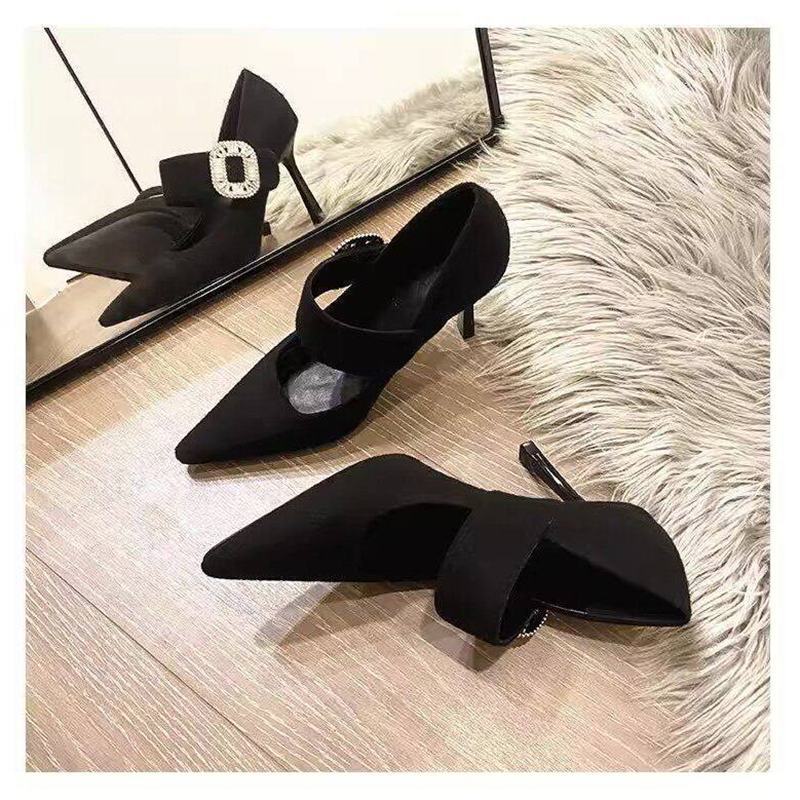 Damen Elegante spitz zulaufende Mary-Jane-Pumps mit Wollfilz-Optik, schmalem Stiletto und Kristall-Schnalle Shop Nory